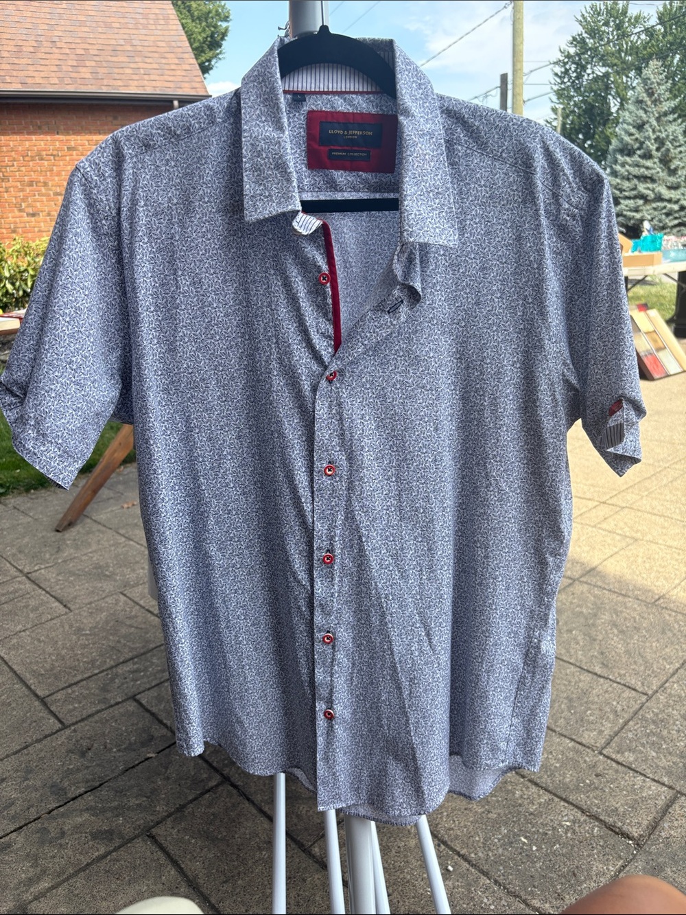 Club Room Short-Sleeve Button-Down Shirt in Navy Microprint with Red Trim
